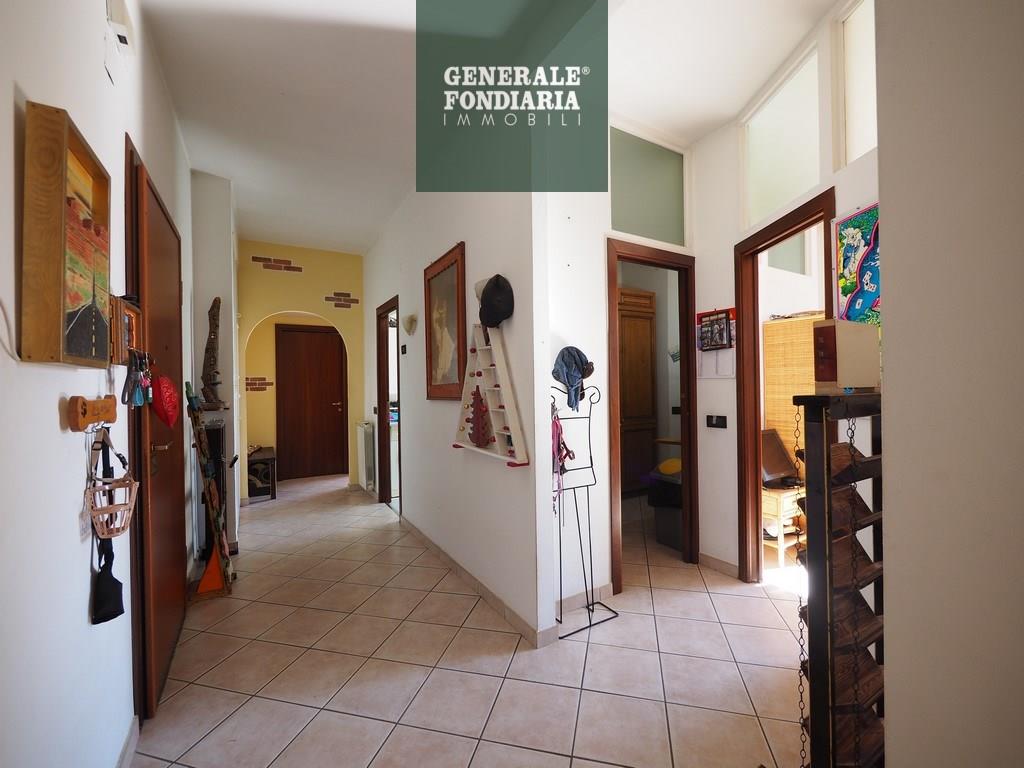 Appartamento di 4 vani, Ceparana