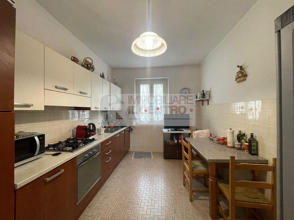Casa indipendente con 1000 mq di terreno