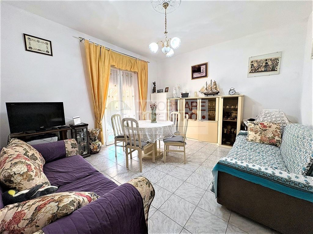 Appartamento piano rialzato con cantina.