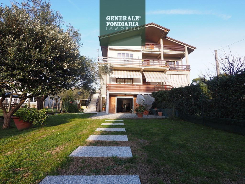 Casa semindipendente con giardino, Ceparana