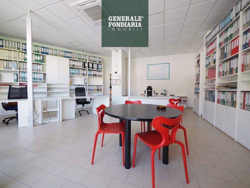 Fondo commerciale in vendita, Chiappa.