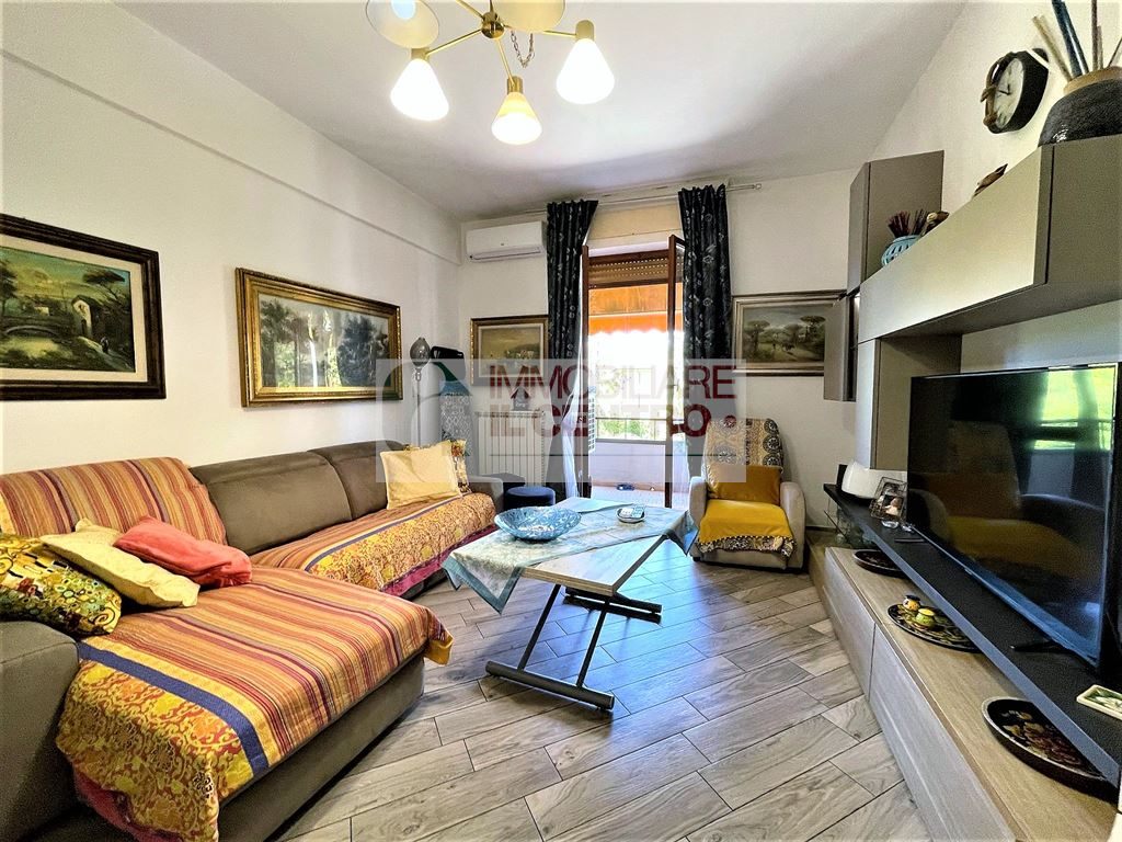 Appartamento cinque vani ristrutturato con cantina e posto auto coperto.