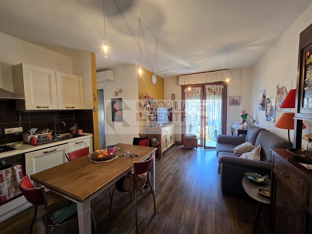 4 vani con cantina e posto auto