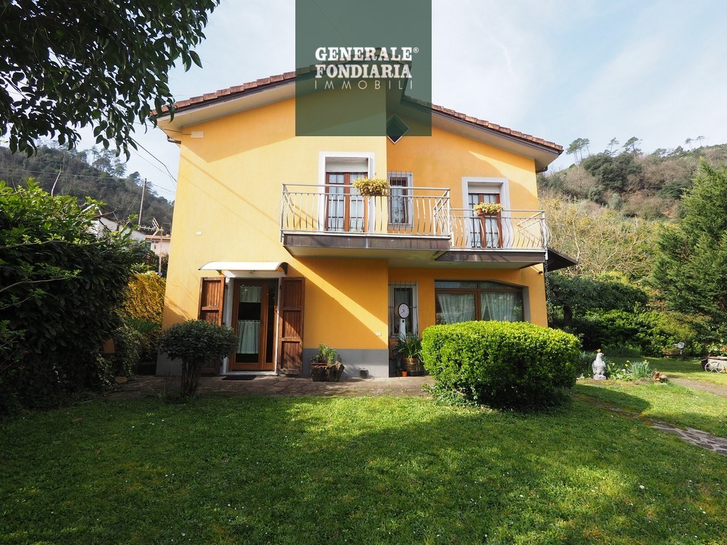 Elegante casa indipendente, Follo.